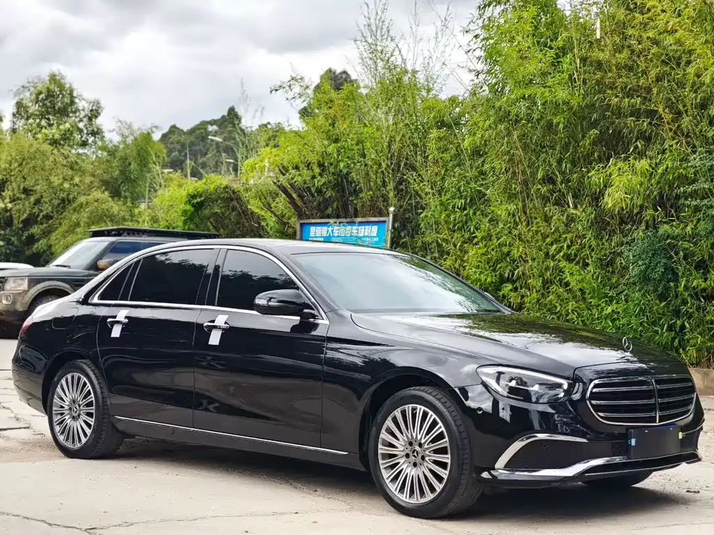 Mercedes-Benz E-Class 2022