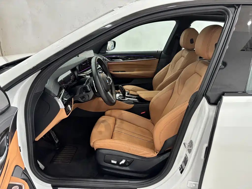 BMW 6 Series GT 2024 — фото 14