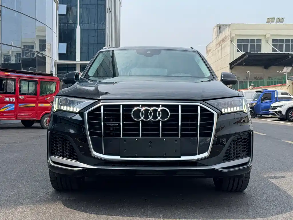 Audi Q7 2023 — фото 2