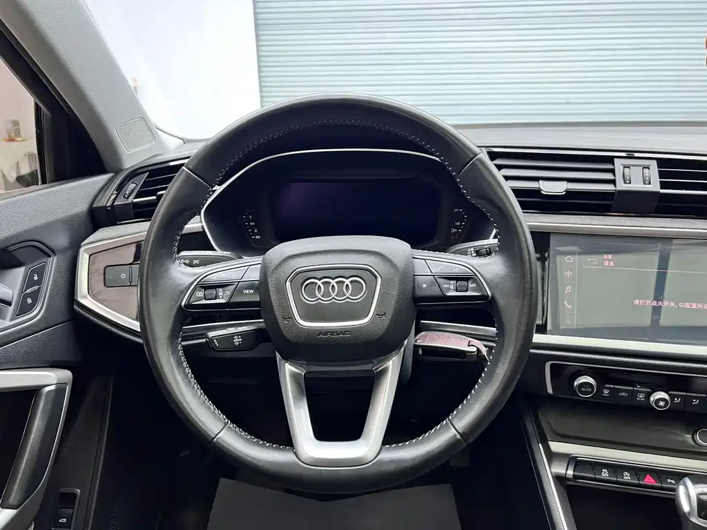 Audi Q3 2021 — фото 11