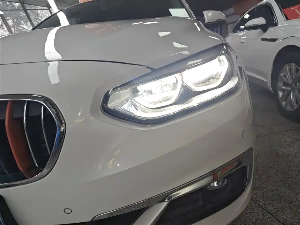 BMW 1 Series 2019 — фото 19