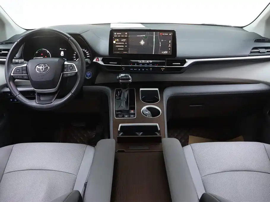Toyota Sienna 2023 — фото 26