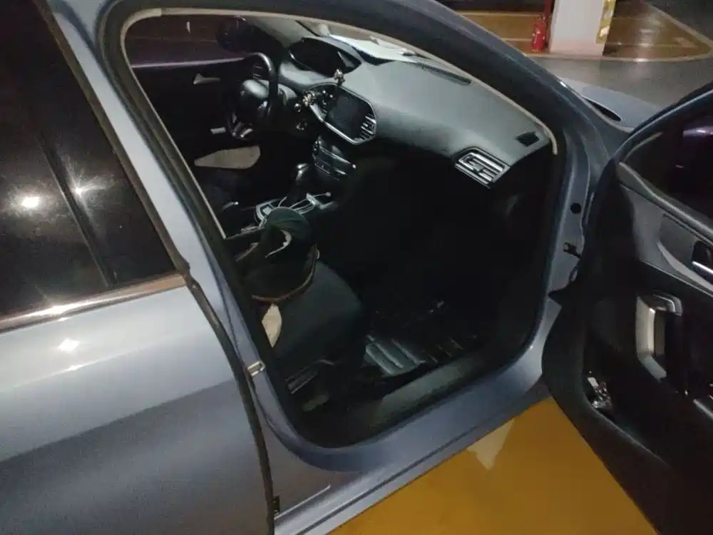 Peugeot 308S 2015 — фото 13