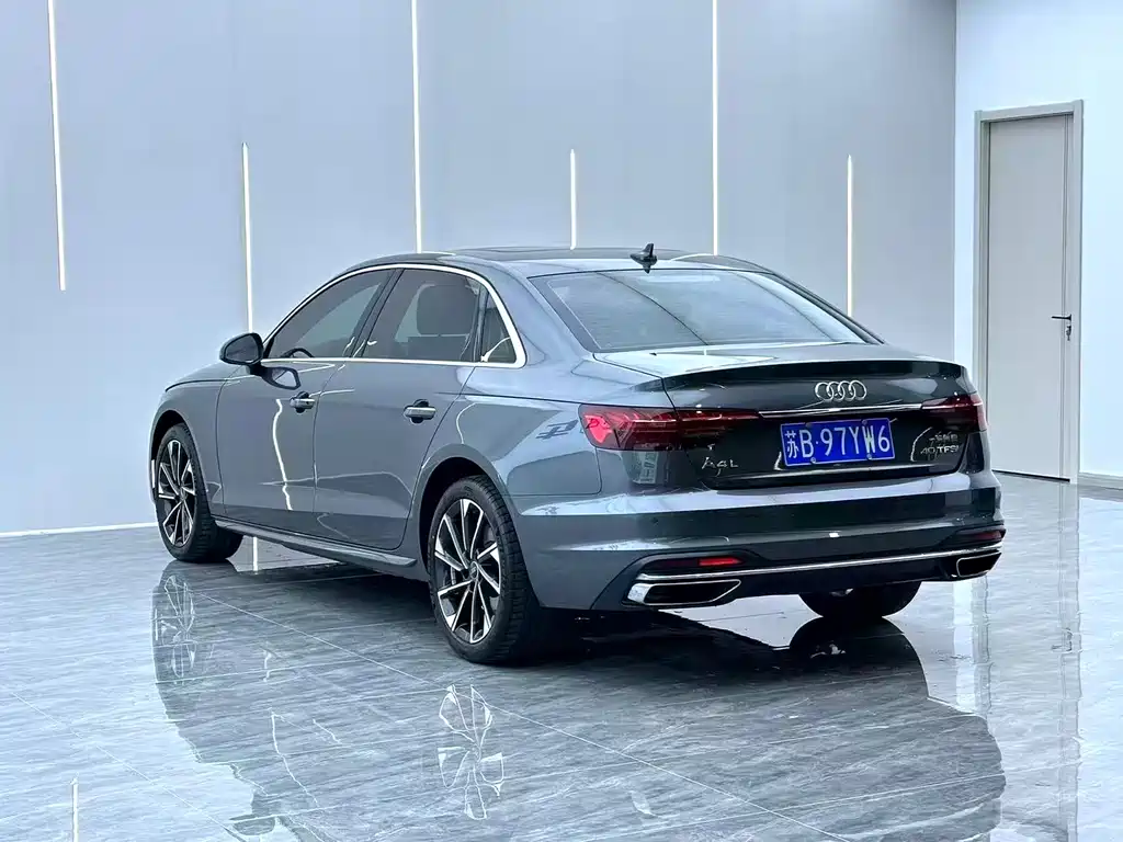 Audi A4L 2023 — фото 14