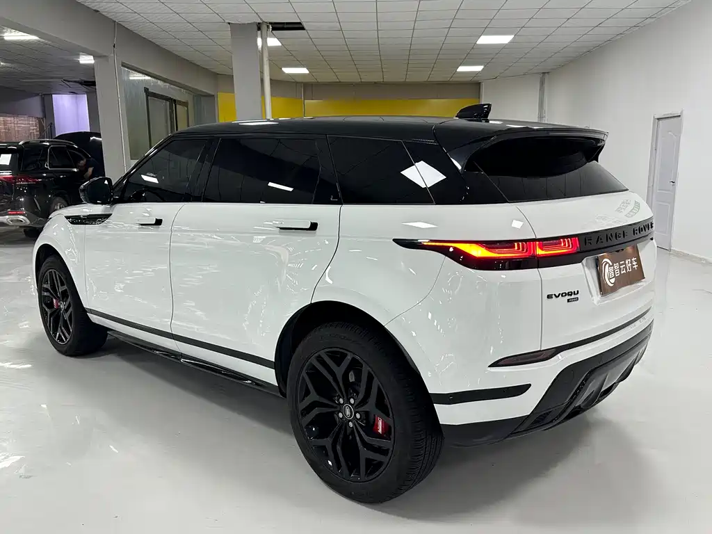 Land Rover Evoque 2023 — фото 7