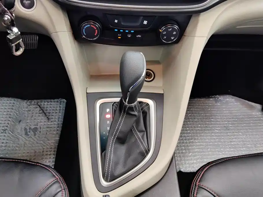 Buick Excelle GT 2015 — фото 16