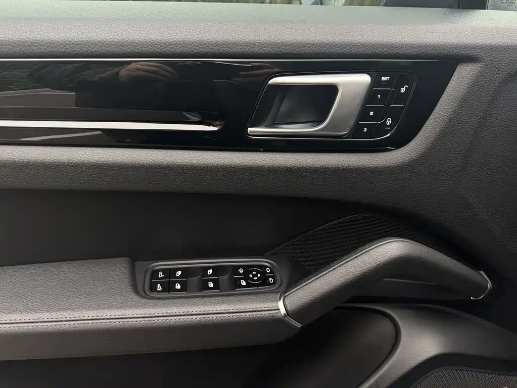 Porsche Cayenne 2019 — фото 14