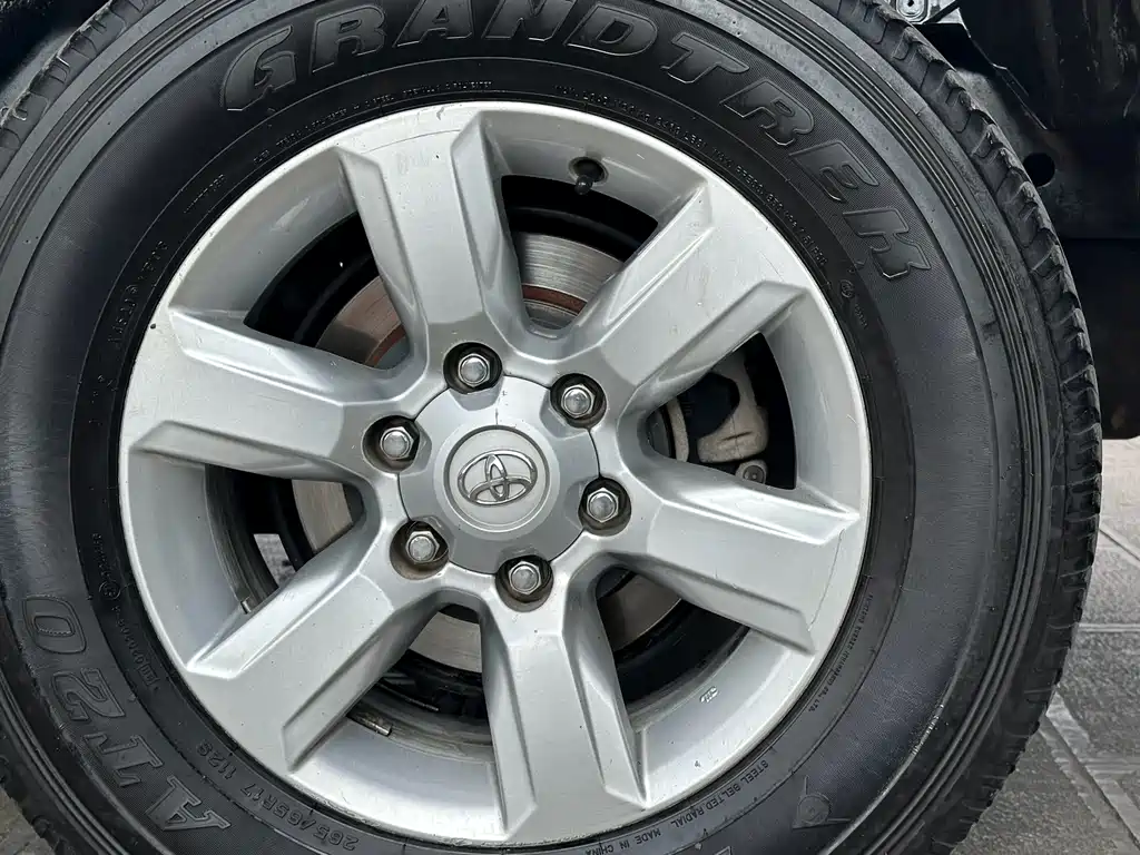 Toyota Prado 2017 — фото 8