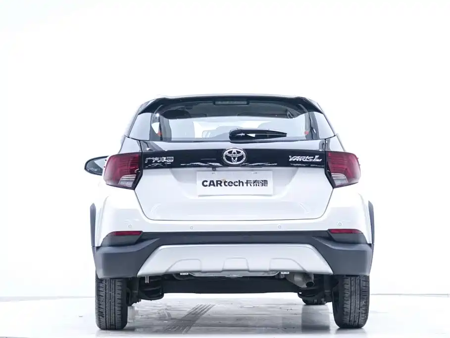 Toyota Yaris L 2023 — фото 4