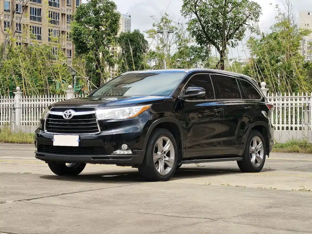 Toyota Highlander 2017 — фото 1