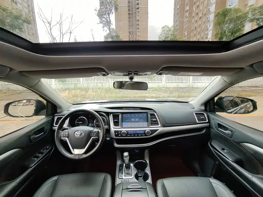 Toyota Highlander 2017 — фото 13