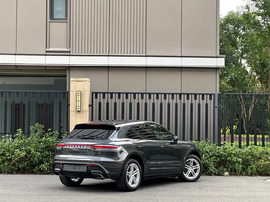 Porsche Macan 2023 — фото 4
