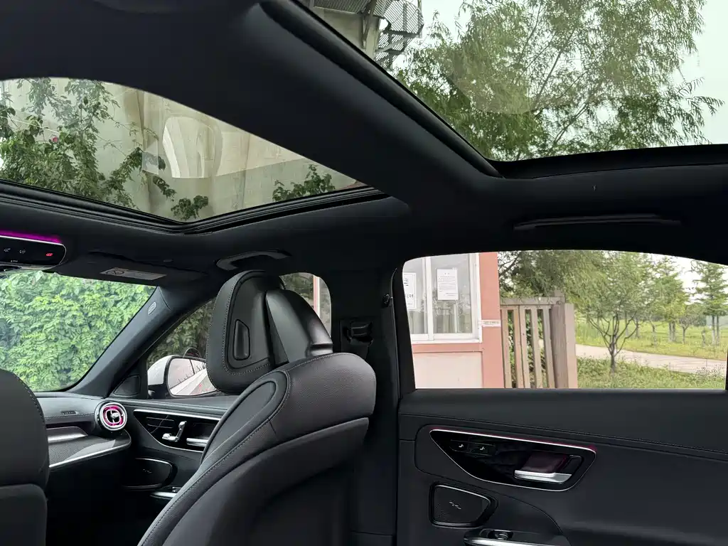 Mercedes-Benz C-Class 2023 — фото 10
