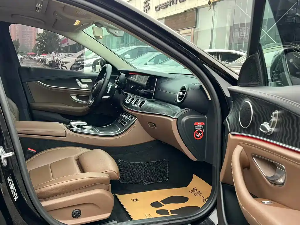 Mercedes-Benz E-Class 2018 — фото 27