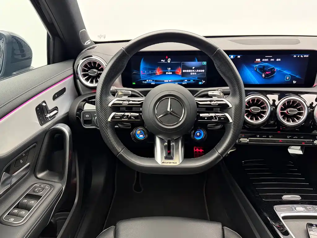 Mercedes-Benz A-Class AMG 2025 — фото 15
