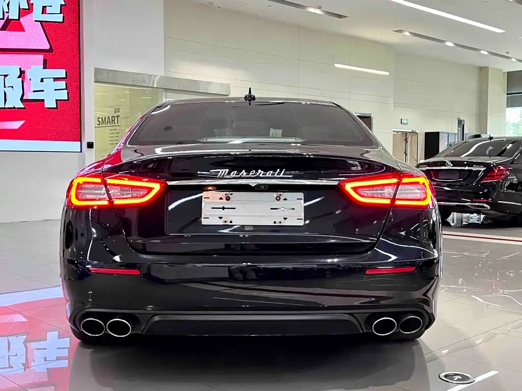 Maserati Quattroporte 2017 — фото 10