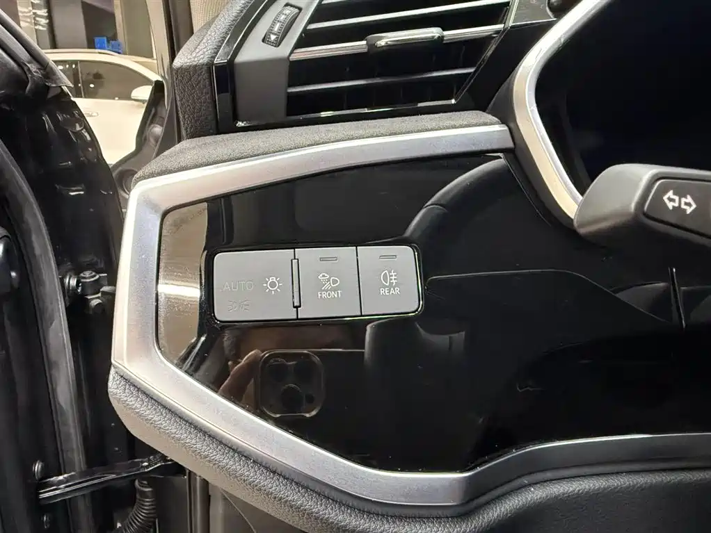 Audi Q3 2023 — фото 18