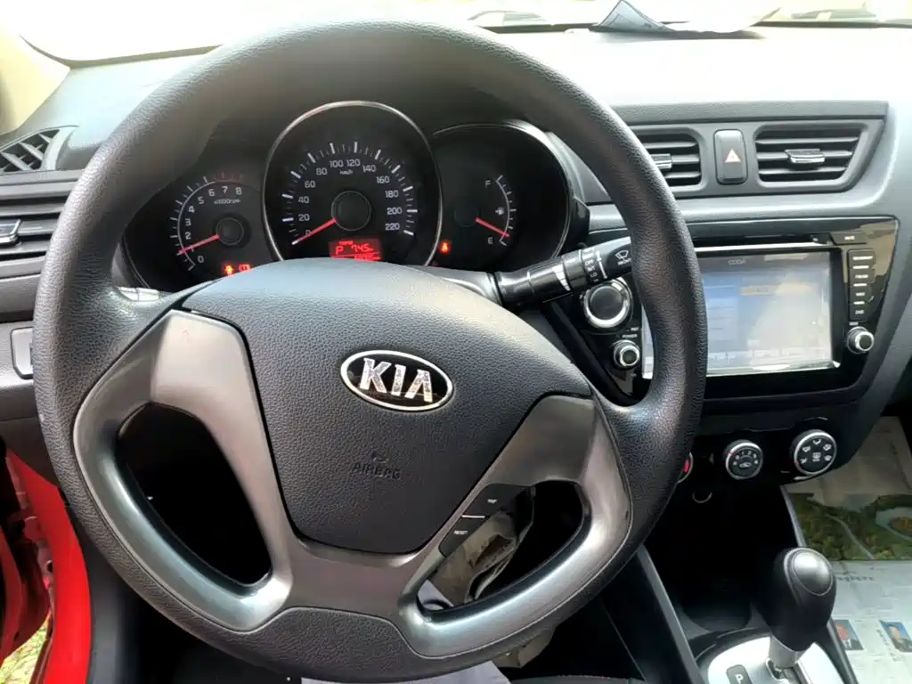 Kia K2 2015 — фото 10
