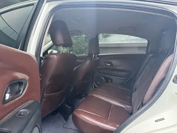 Honda Vezel 2016