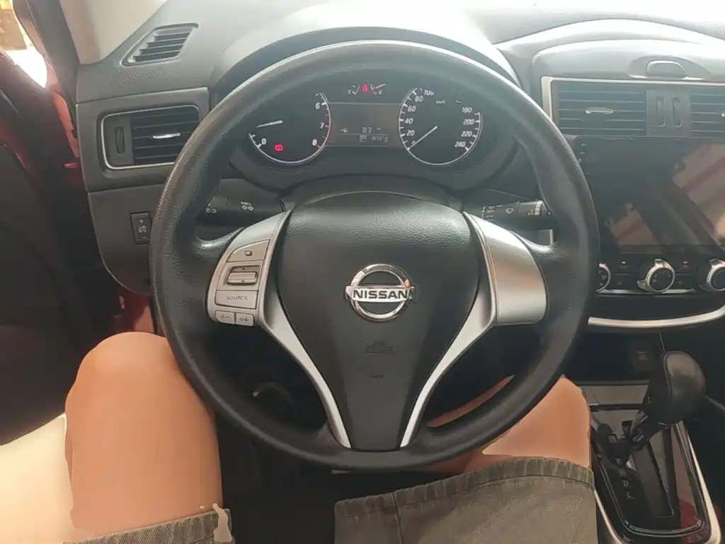 Nissan Tiida 2018 — фото 11