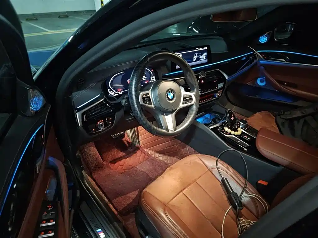BMW 5 Series 2020 — фото 12