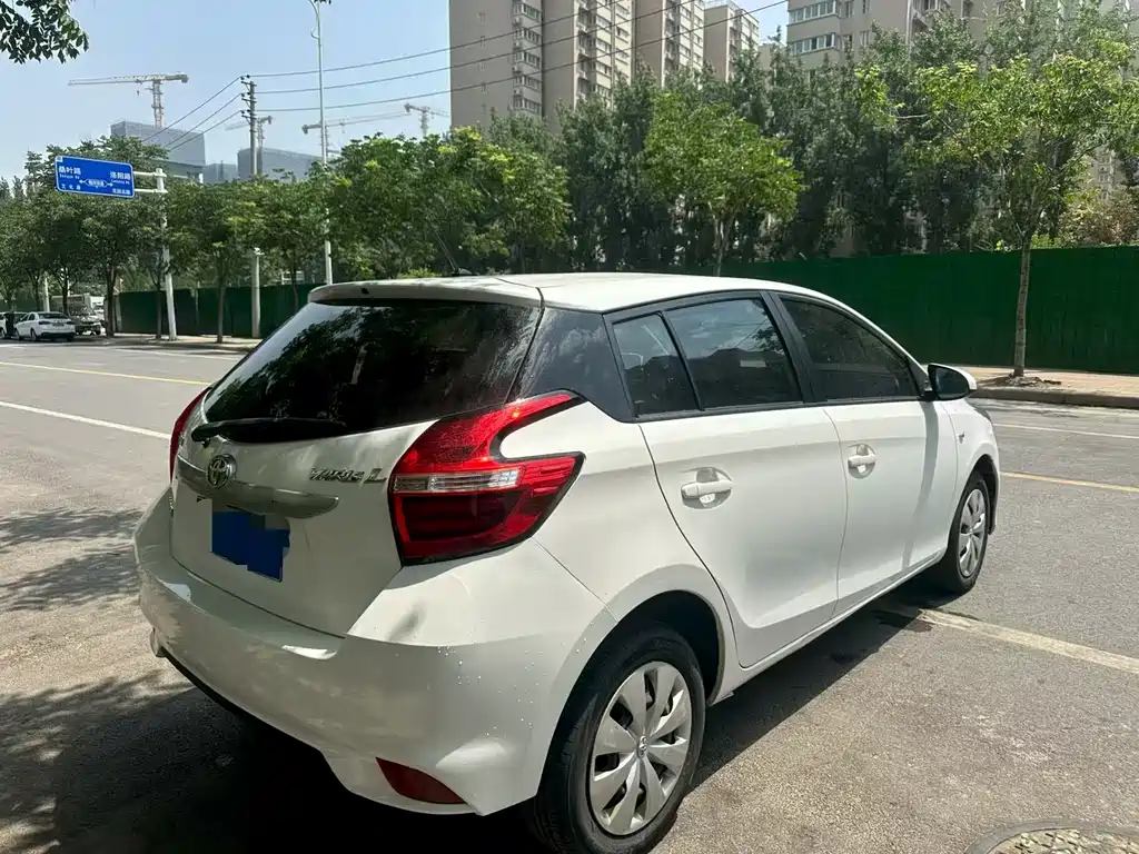 Toyota Yaris L 2016 — фото 9