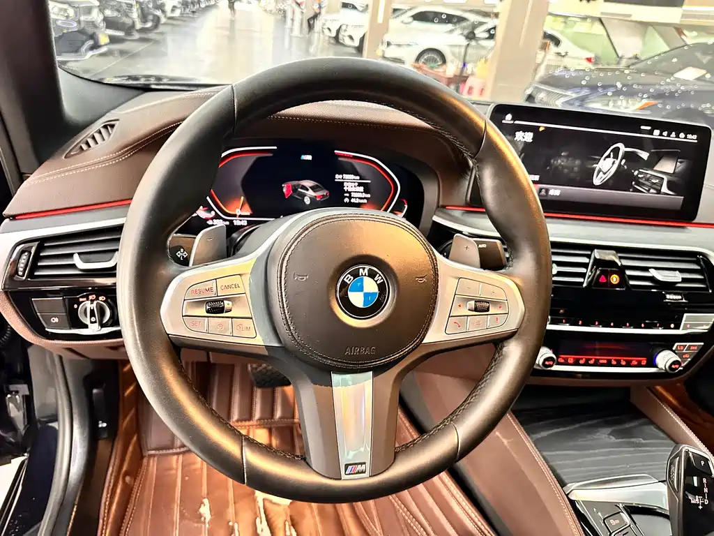 BMW 5 Series 2023 — фото 8