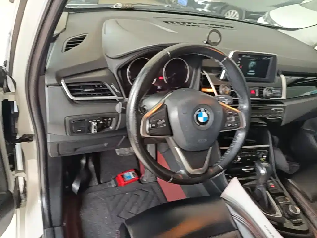BMW 2 Series Station Wagon 2019 — фото 11