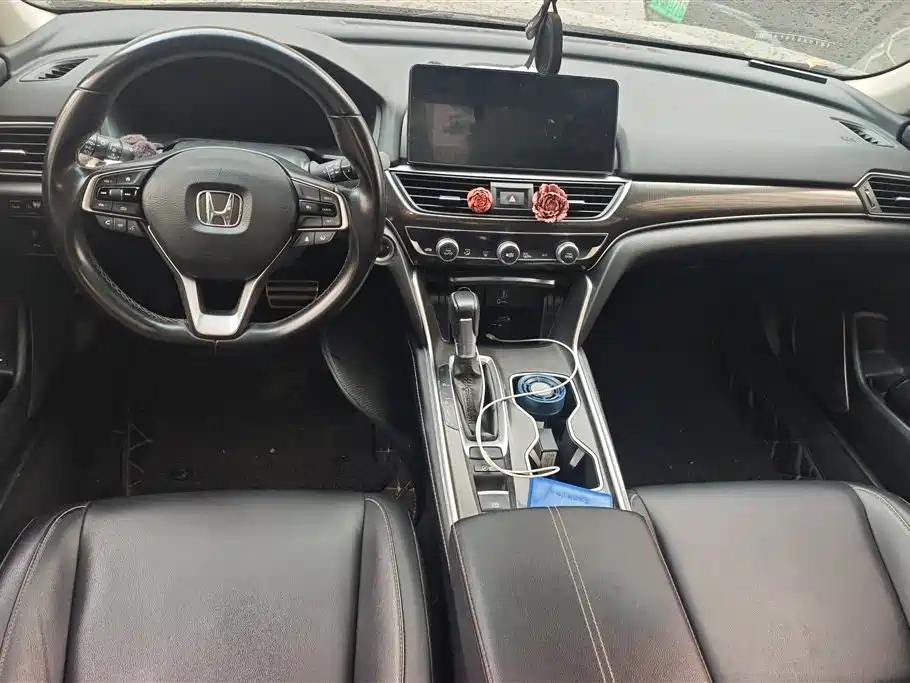 Honda Accord 2022 — фото 12