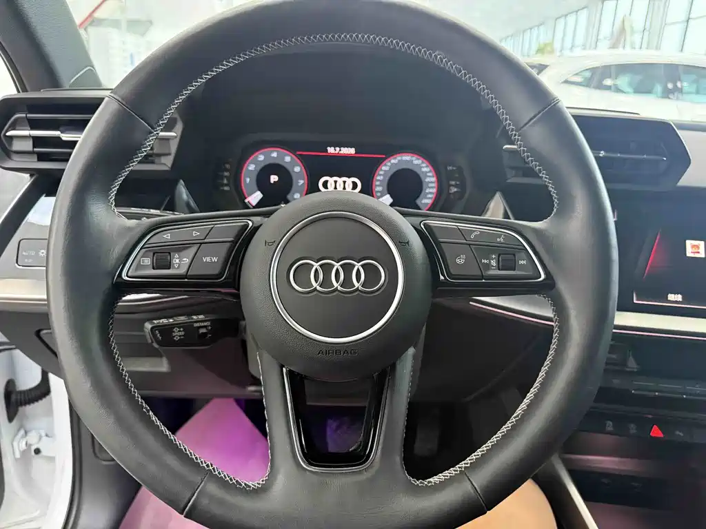 Audi A3 2023 — фото 12