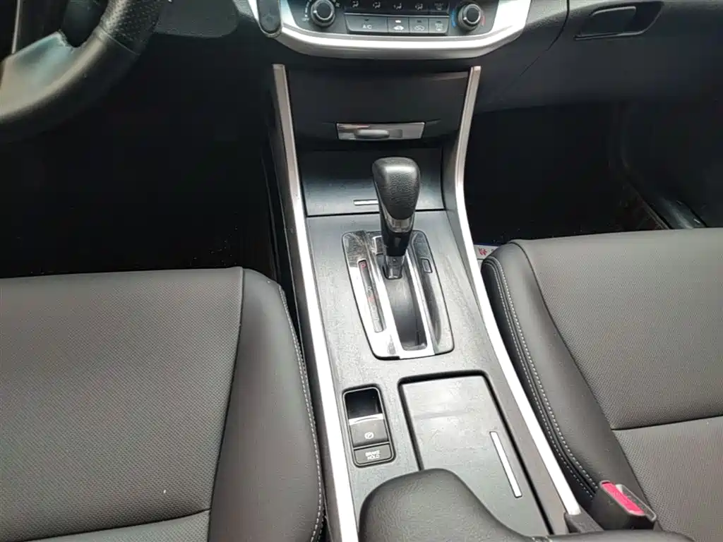 Honda Accord 2015 — фото 14