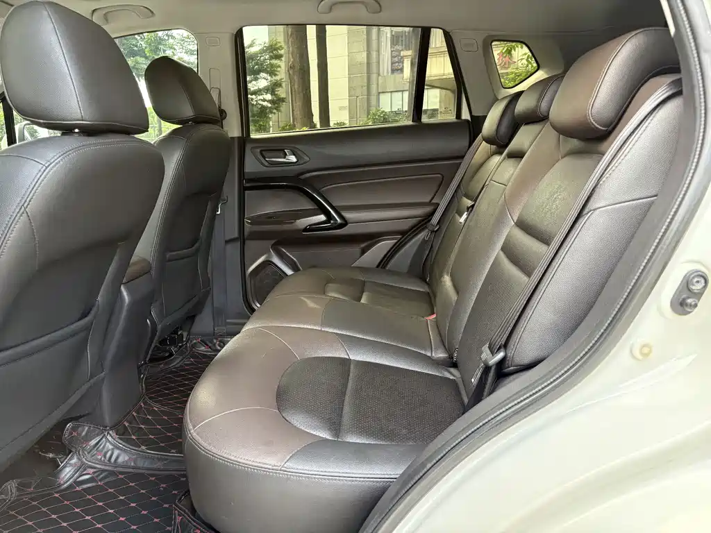 GAC Motor Trumpchi GS4 2015 — фото 8