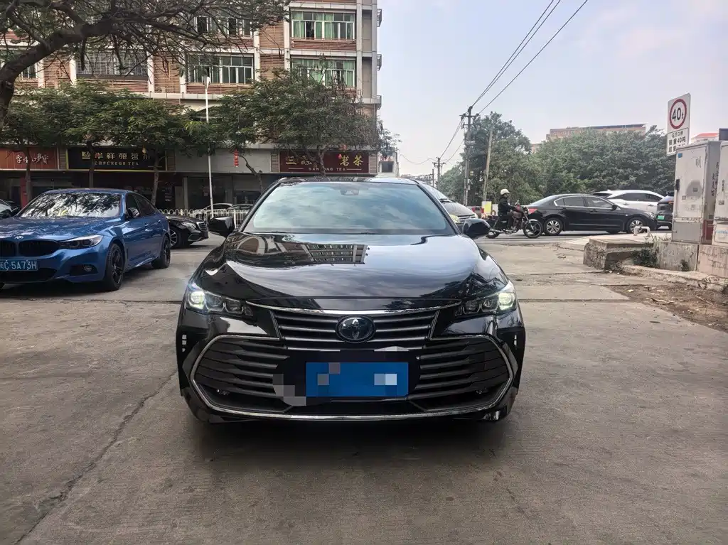 Toyota Avalon 2023 — фото 1