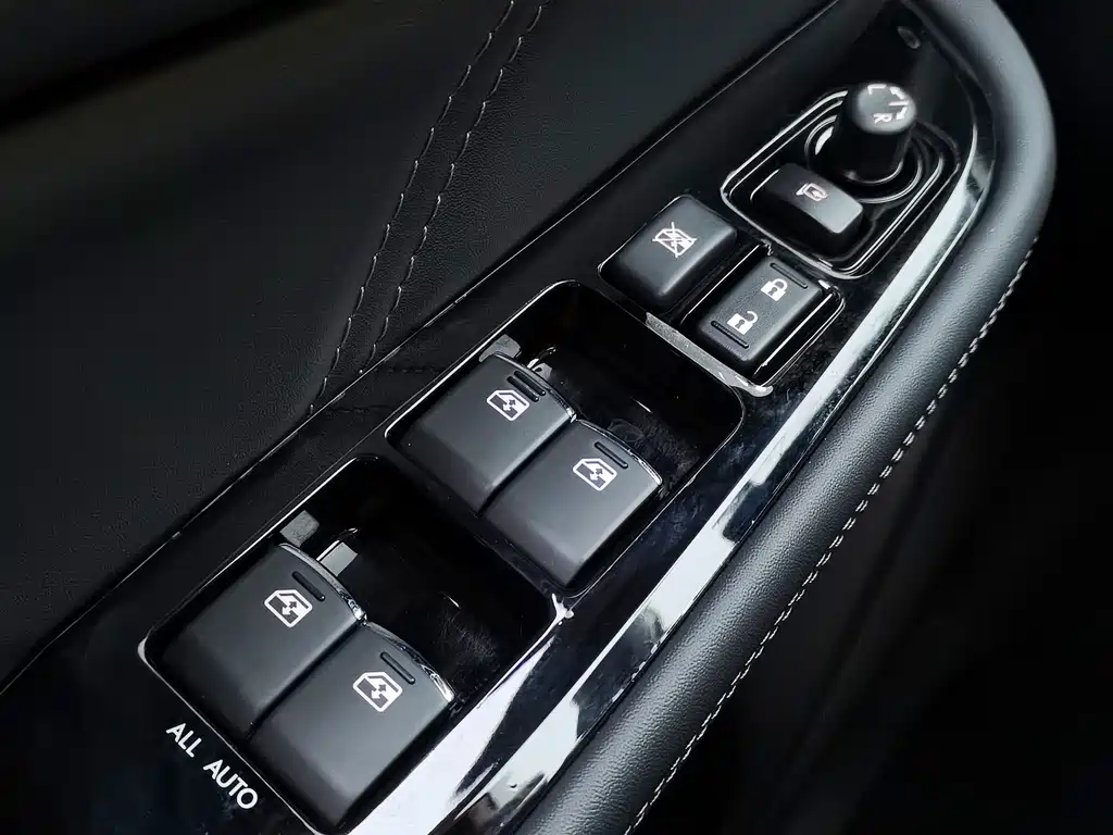 Subaru Legacy 2021 — фото 18