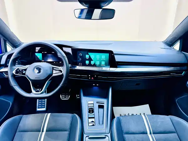 Volkswagen Golf 2021