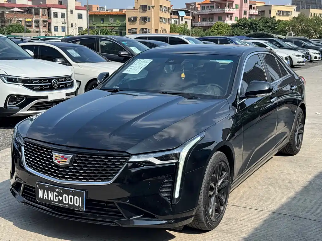 Cadillac CT4 2022 — фото 1