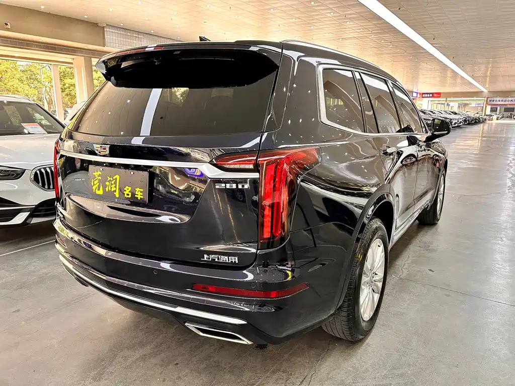 Cadillac XT6 2020 — фото 15