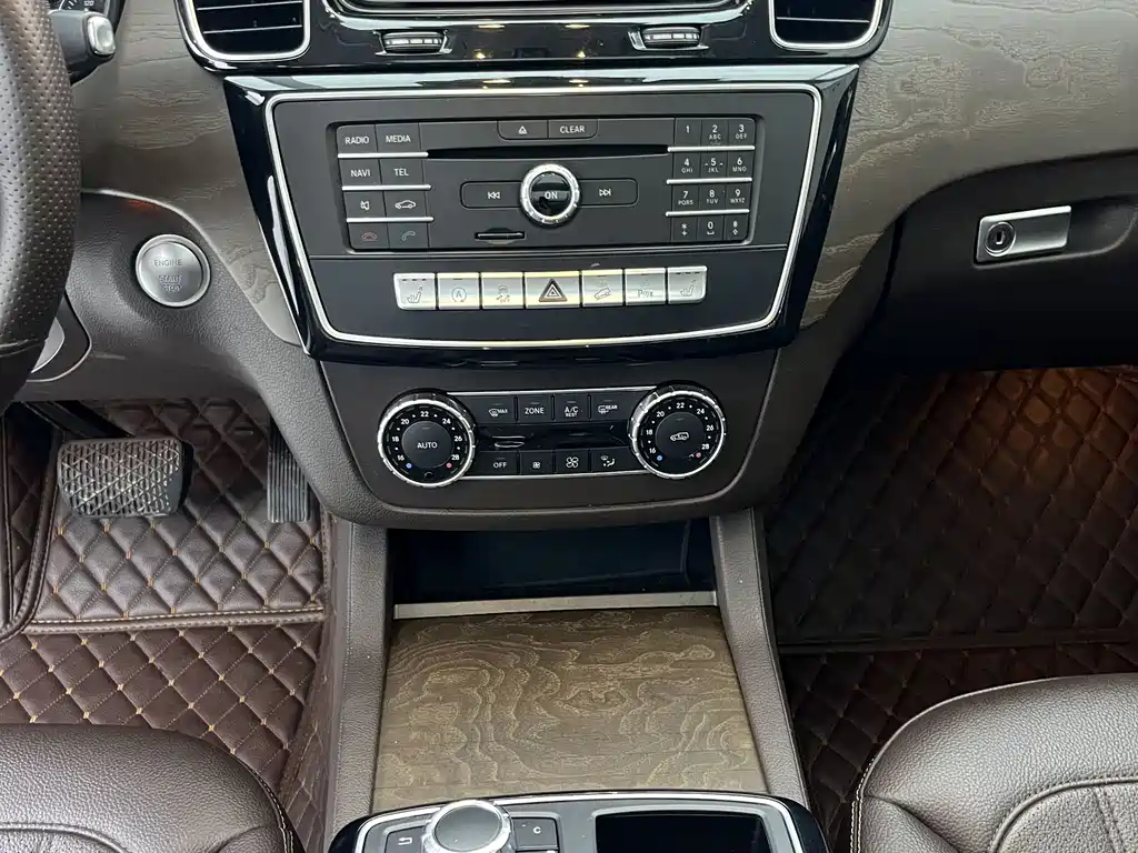 Mercedes-Benz GLE 2017 — фото 20