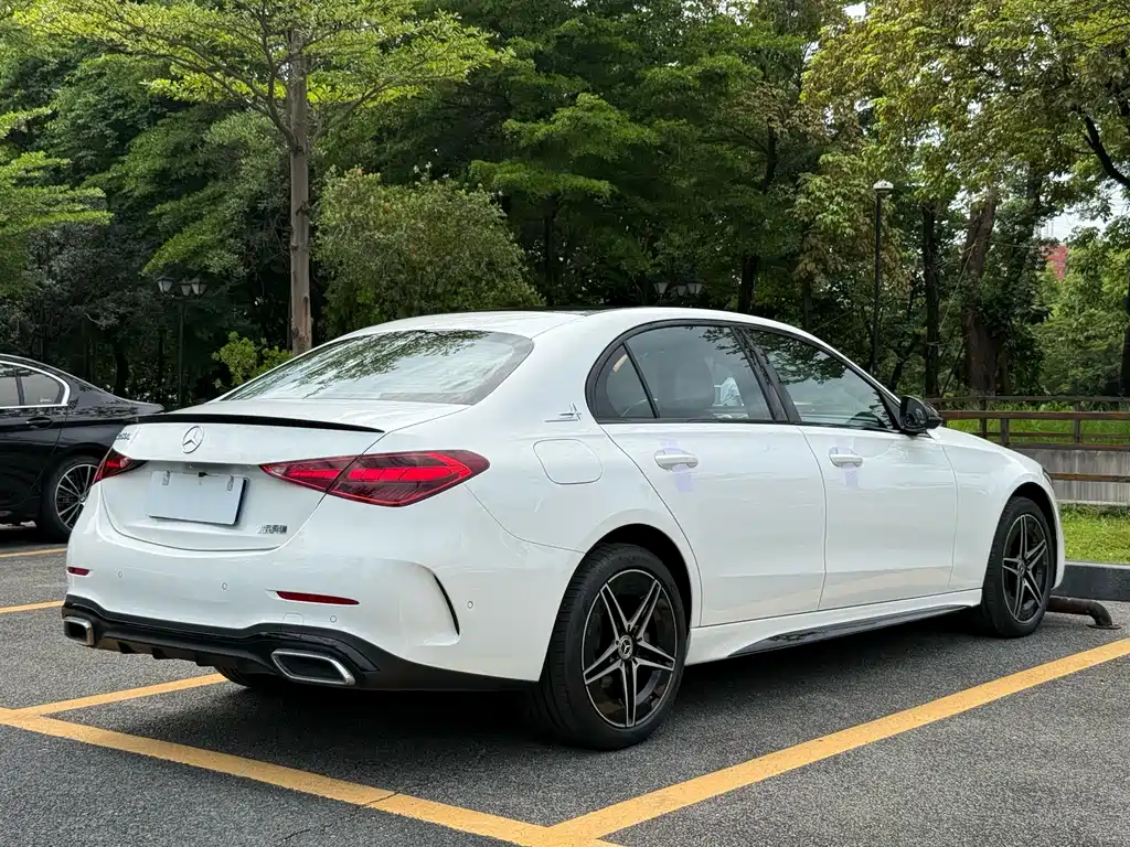Mercedes-Benz C-Class 2024