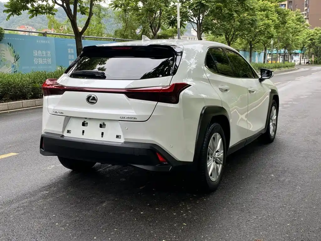 Lexus UX 2024 — фото 17
