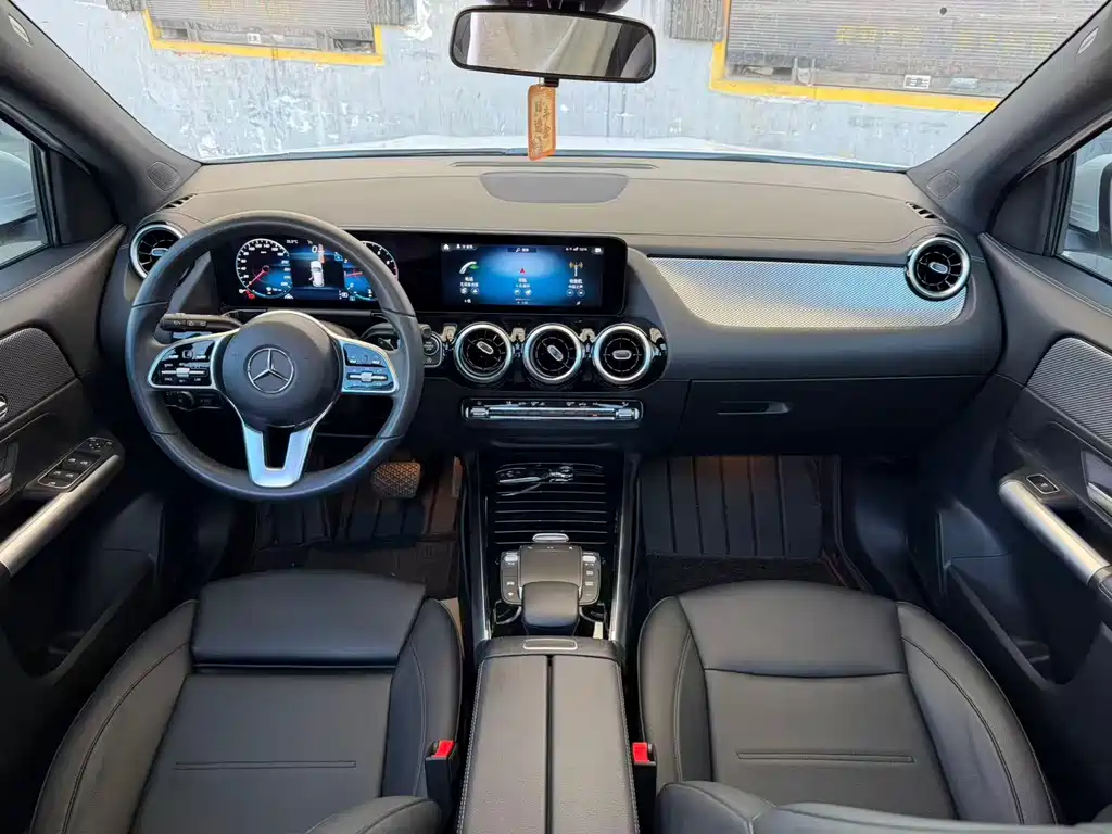 Mercedes-Benz GLA 2023