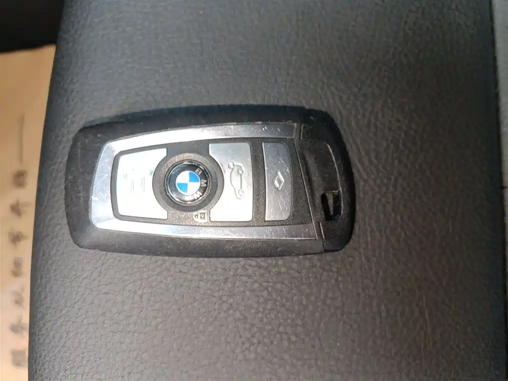 BMW 3 Series 2015 — фото 9