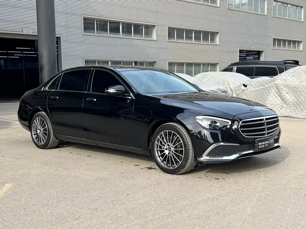 Mercedes-Benz E-Class 2022 — фото 3