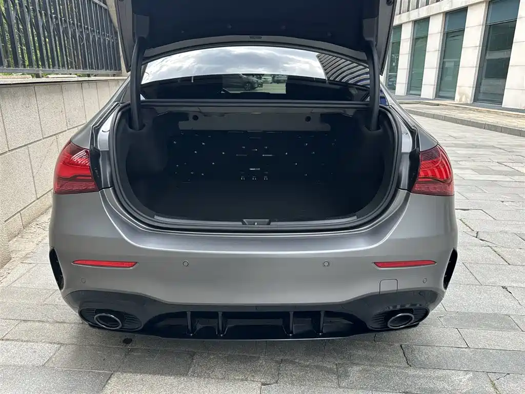 Mercedes-Benz A-Class AMG 2025 — фото 19
