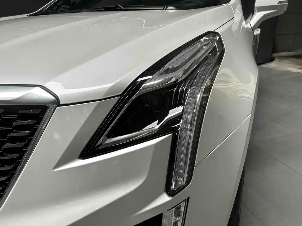 Cadillac XT5 2023 — фото 2