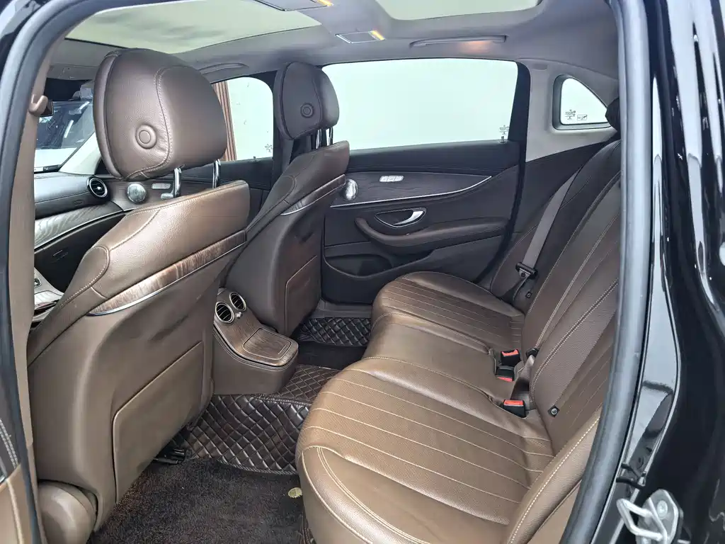 Mercedes-Benz E-Class 2022