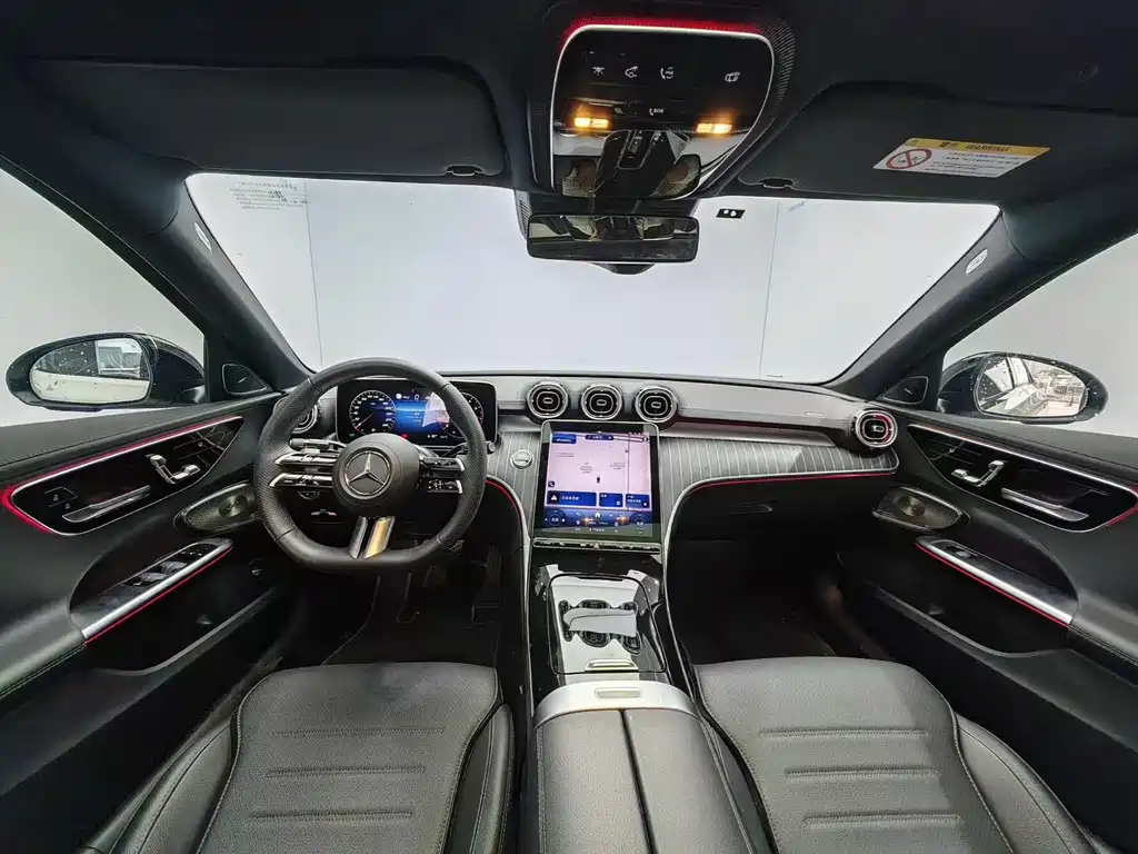 Mercedes-Benz C-Class 2024 — фото 10