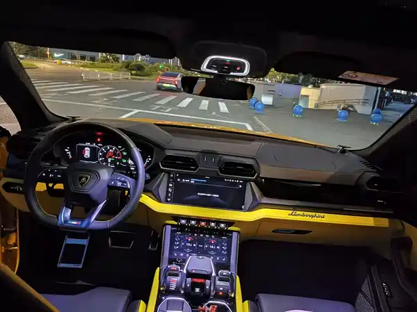 Lamborghini Urus SE 2026