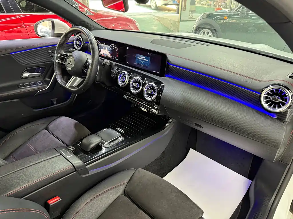 Mercedes-Benz A-Class 2023 — фото 14