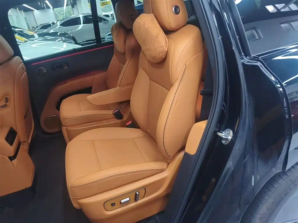 Li Auto i8 2025 — фото 17